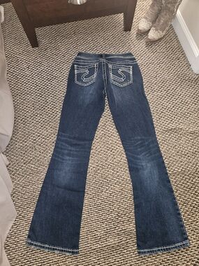 Silver Jeans Dark Blue Flare Jeans with Contrast Pocket Stitching